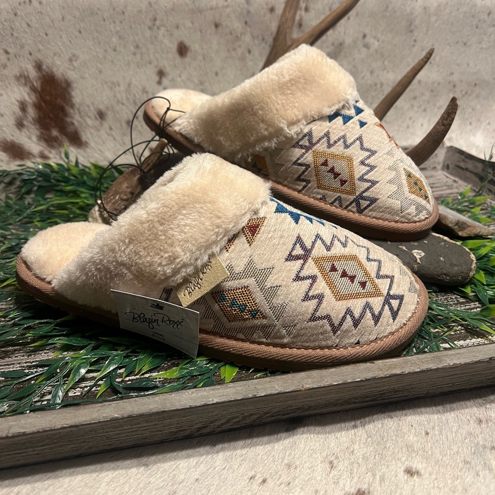 Blazin Roxx Women's Cream Slippers